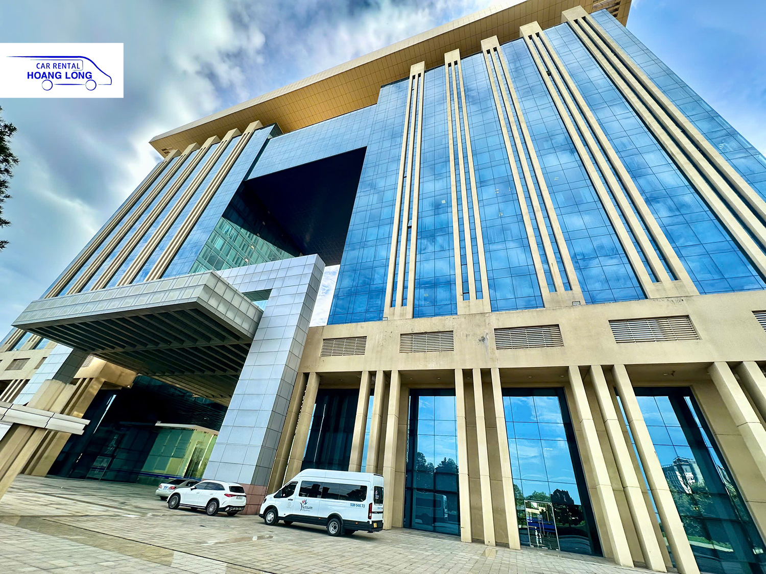 Thuê Xe 18 Chỗ City Tour TPHCM